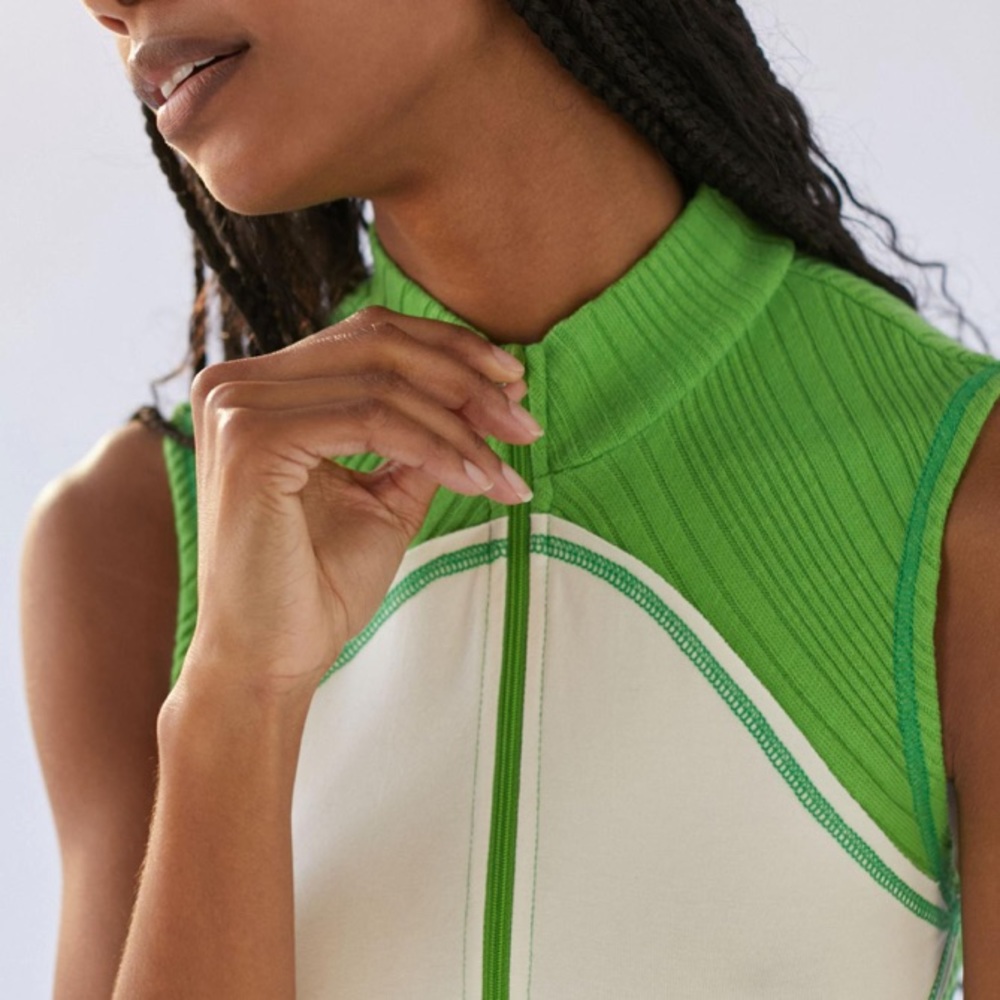 BDG Mia Zip-Up Cropped Top NWT Size S - Picture 4 of 8